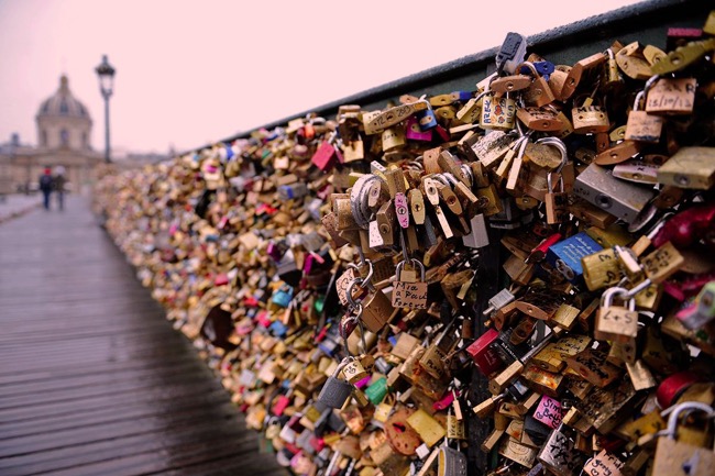 Le Pont Des Arts' And The Love Padlocks On Valentine's Day